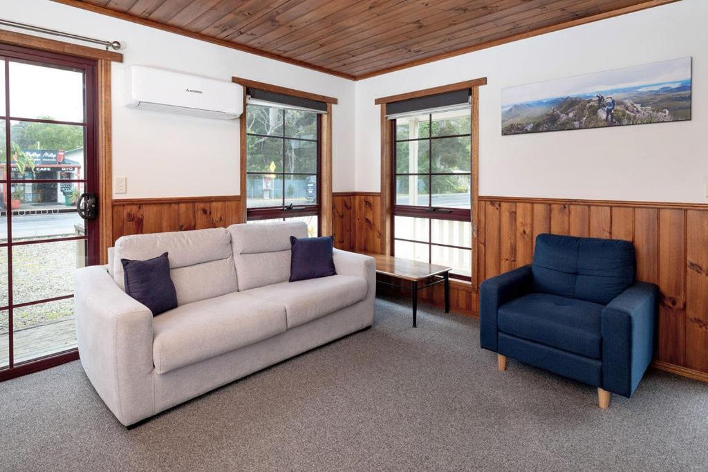 Kitty'S Cottages - Managed By Big4 Strahan Holiday Retreat Ngoại thất bức ảnh